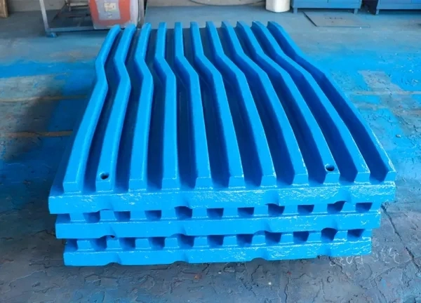 Factory Directly Supply High Manganese Stone Jaw Crusher Swing Plate and Wear Liner Jaw Crusher Parts